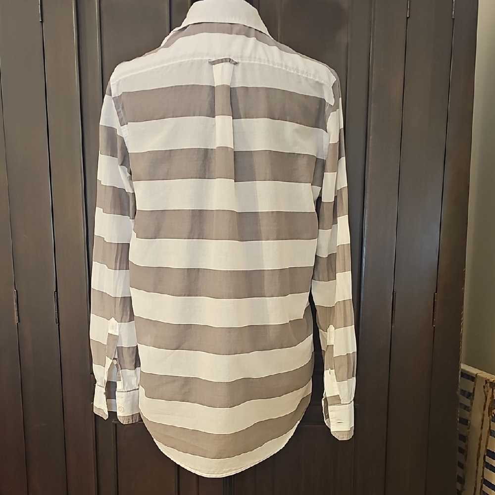 Banana Republic Soft Wash Gray and White Striped Shirt - Picture 5 of 7